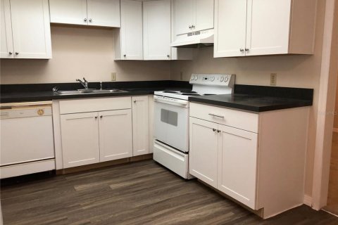 Apartment in Maitland, Florida 6 bedrooms, 112.41 sq.m. № 2400267 - photo 5