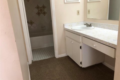 Apartment in Maitland, Florida 6 bedrooms, 112.41 sq.m. № 2400267 - photo 8