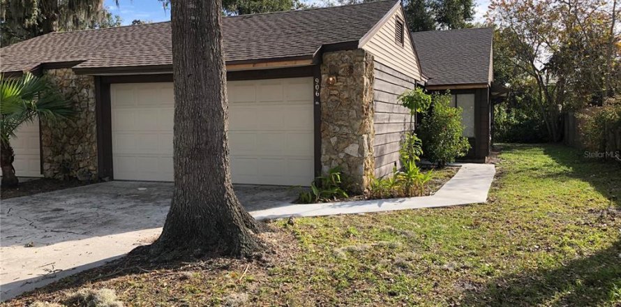 Apartment in Maitland, Florida 6 bedrooms, 112.41 sq.m. № 2400267