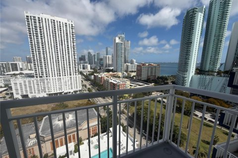 Condo in Miami, Florida, 1 bedroom  № 2053011 - photo 13