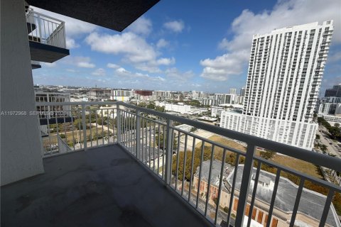 Condo in Miami, Florida, 1 bedroom  № 2053011 - photo 14