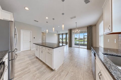 House in Riverview, Florida 3 bedrooms, 152.73 sq.m. № 2397041 - photo 14