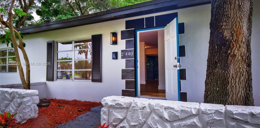 Дом в Майами-Гарденс, Флорида 3 спальни, 104.52м2 № 1996812