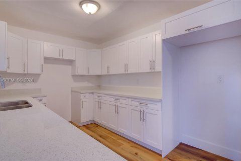 Купить виллу или дом в Майами-Гарденс, Флорида 3 спальни, 104.52м2, № 1996812 - фото 11