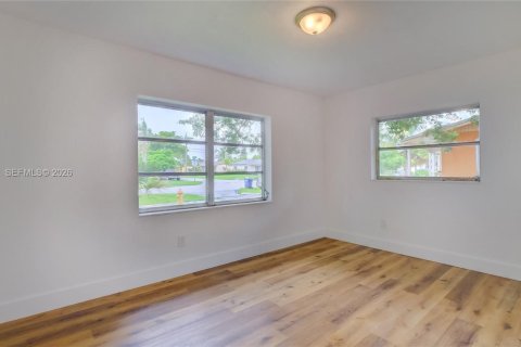 Купить виллу или дом в Майами-Гарденс, Флорида 3 спальни, 104.52м2, № 1996812 - фото 16