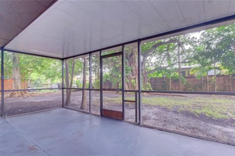 Купить виллу или дом в Майами-Гарденс, Флорида 3 спальни, 104.52м2, № 1996812 - фото 24