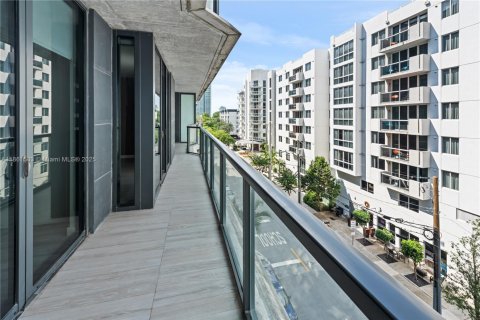 Condominio en alquiler en Miami, Florida, 2 dormitorios, 91.04 m2 № 2018315 - foto 4