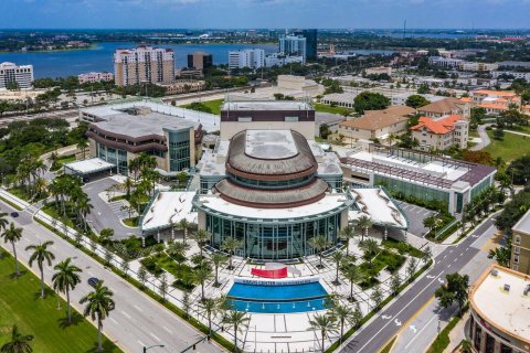 Adosado en alquiler en West Palm Beach, Florida, 2 dormitorios, 140.28 m2 № 1026776 - foto 1