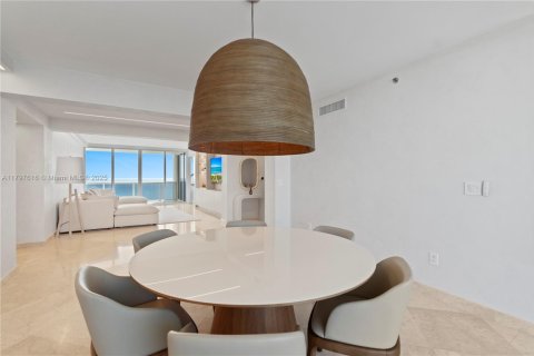 Copropriété à vendre à Sunny Isles Beach, Floride: 3 chambres, 246.1 m2 № 1682207 - photo 21
