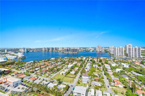 Copropriété à vendre à Sunny Isles Beach, Floride: 3 chambres, 246.1 m2 № 1682207 - photo 25