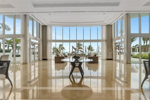 Copropriété à vendre à Sunny Isles Beach, Floride: 3 chambres, 246.1 m2 № 1682207 - photo 1
