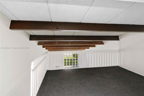 Propiedad comercial en venta en Miami, Florida № 1727528 - foto 7