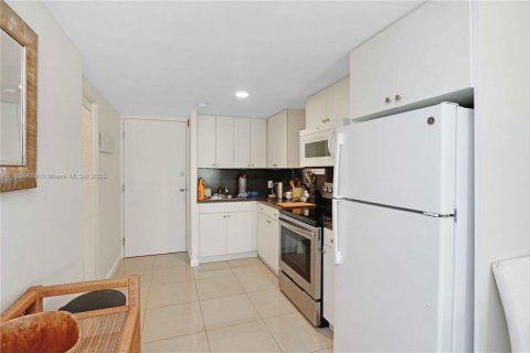 Propiedad comercial en venta en Miami, Florida № 1727528 - foto 23