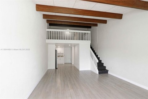 Propiedad comercial en venta en Miami, Florida № 1727528 - foto 5