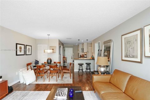 Propiedad comercial en venta en Miami, Florida № 1727528 - foto 26