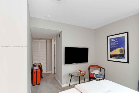 Propiedad comercial en venta en Miami, Florida № 1727528 - foto 30