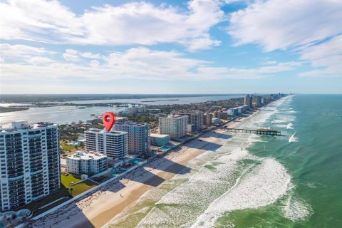 Copropriété à vendre à Daytona Beach, Floride: 3 chambres, 193.7 m2 № 2098672 - photo 2