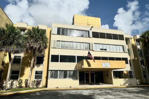 Condominio en Miami, Florida, 3 dormitorios  № 1939377