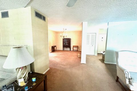 Condominio en venta en Miami, Florida, 3 dormitorios, 154.22 m2 № 1939377 - foto 11