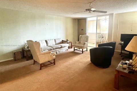 Condominio en venta en Miami, Florida, 3 dormitorios, 154.22 m2 № 1939377 - foto 8