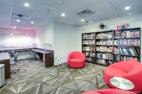 Condominio en venta en Miami Beach, Florida, 1 dormitorio, 76.55 m2 № 1702687 - foto 25