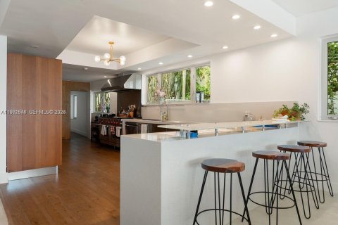Villa ou maison à louer à Miami Beach, Floride: 5 chambres, 333.43 m2 № 2024486 - photo 6