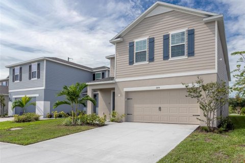 House in Saint Cloud, Florida 4 bedrooms, 286.79 sq.m. № 1914677 - photo 2