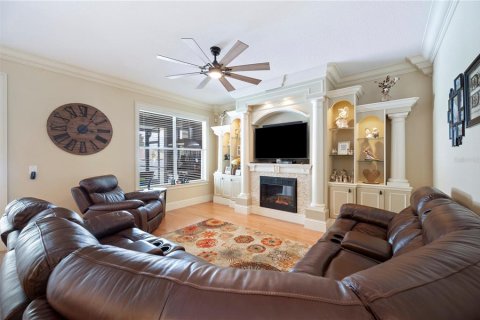 House in Valrico, Florida 4 bedrooms, 307.97 sq.m. № 1866293 - photo 11