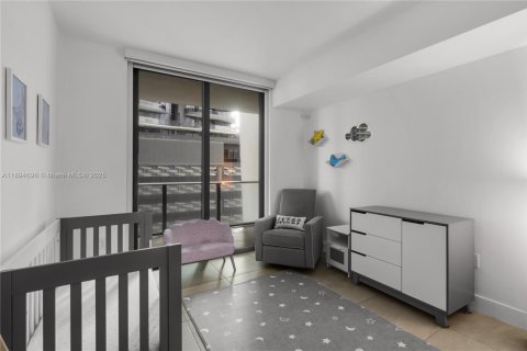 Condo in Miami, Florida, 2 bedrooms  № 1947236 - photo 14
