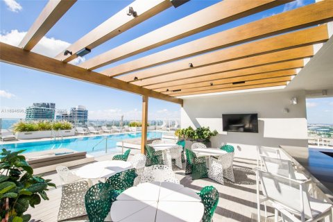 Condo in Miami, Florida, 2 bedrooms  № 1947236 - photo 21
