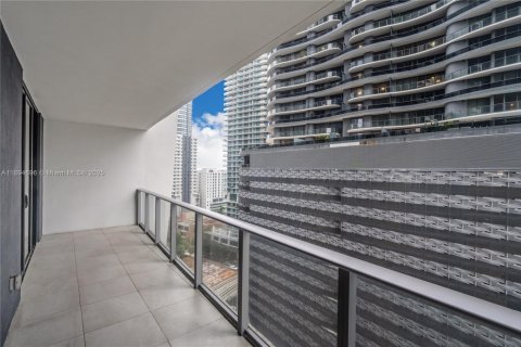 Condo in Miami, Florida, 2 bedrooms  № 1947236 - photo 10