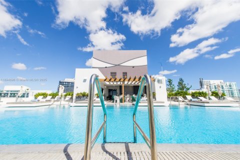 Condo in Miami, Florida, 2 bedrooms  № 1947236 - photo 22