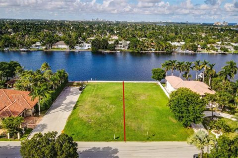 Terreno en venta en Hollywood, Florida № 1998258 - foto 11