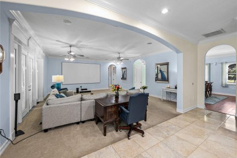 House in Zephyrhills, Florida 5 bedrooms, 394.09 sq.m. № 1794958 - photo 18