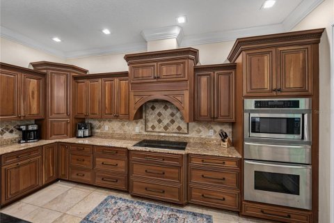 House in Zephyrhills, Florida 5 bedrooms, 394.09 sq.m. № 1794958 - photo 22