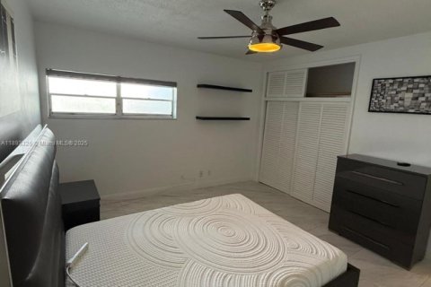 Copropriété à louer à Hollywood, Floride: 1 chambre, 69.86 m2 № 1948636 - photo 21