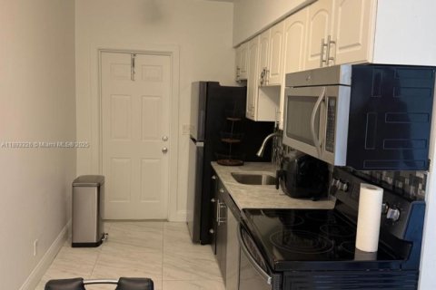 Copropriété à louer à Hollywood, Floride: 1 chambre, 69.86 m2 № 1948636 - photo 11