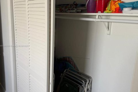 Copropriété à louer à Hollywood, Floride: 1 chambre, 69.86 m2 № 1948636 - photo 19