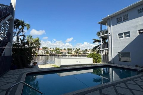 Copropriété à louer à Hollywood, Floride: 1 chambre, 69.86 m2 № 1948636 - photo 4