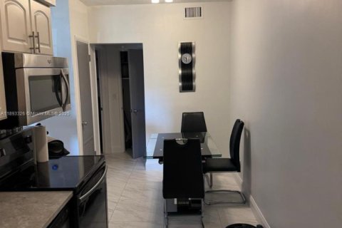 Copropriété à louer à Hollywood, Floride: 1 chambre, 69.86 m2 № 1948636 - photo 13