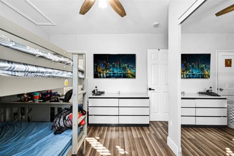 House in Miami, Florida 3 bedrooms, 113.15 sq.m. № 1975511 - photo 24