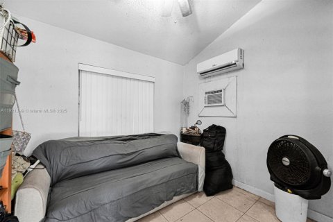 House in Miami, Florida 3 bedrooms, 113.15 sq.m. № 1975511 - photo 25