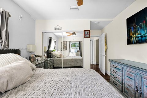 House in Miami, Florida 3 bedrooms, 113.15 sq.m. № 1975511 - photo 21