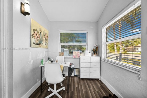 House in Miami, Florida 3 bedrooms, 113.15 sq.m. № 1975511 - photo 6