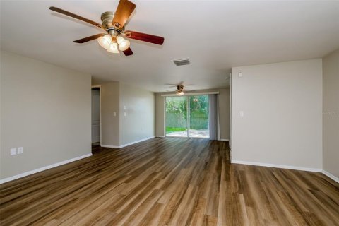 House in Holiday, Florida 2 bedrooms, 99.41 sq.m. № 1549856 - photo 4
