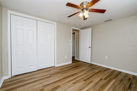House in Holiday, Florida 2 bedrooms, 99.41 sq.m. № 1549856 - photo 10