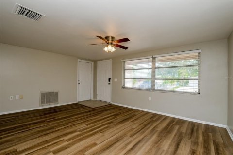 House in Holiday, Florida 2 bedrooms, 99.41 sq.m. № 1549856 - photo 5