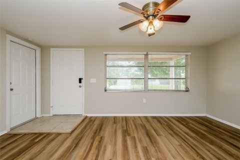 House in Holiday, Florida 2 bedrooms, 99.41 sq.m. № 1549856 - photo 6