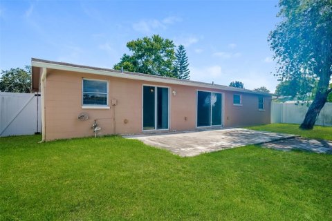 House in Holiday, Florida 2 bedrooms, 99.41 sq.m. № 1549856 - photo 16