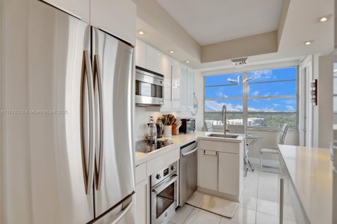 Снять в аренду кондоминиум в Авентура, Флорида 2 спальни, 149.11м2, № 1959175 - фото 10
